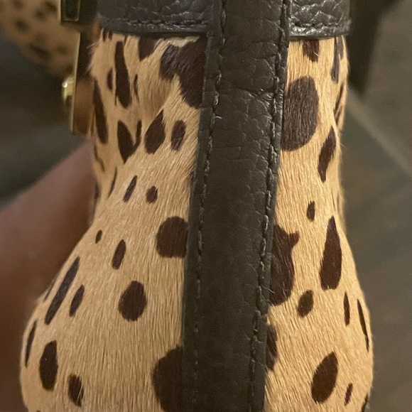 TORY BIRCH BOVINE HAIR GIRAFFE PRINT ANKLE BOOTS. SIZE 8.5 new - Picture 6 of 10